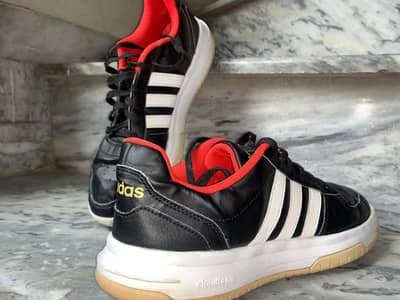 ADIDAS Courtbeat Original Size 8