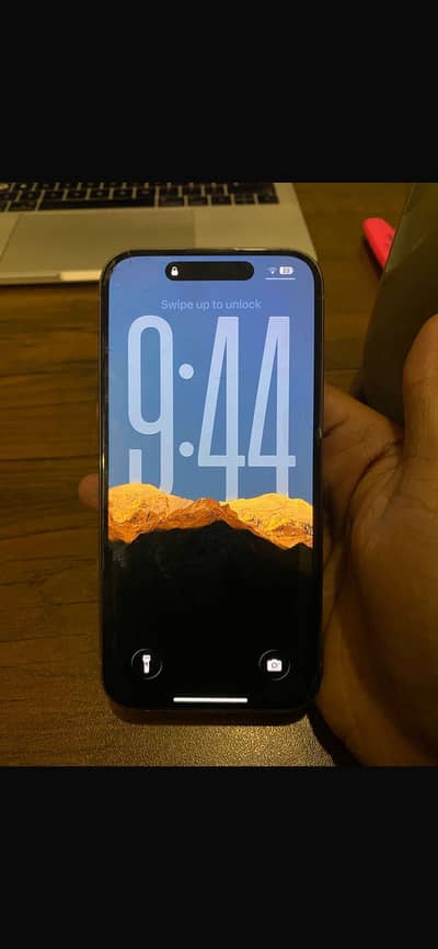 15 Pro titanium 10/10 condition 256gb Jv complete box