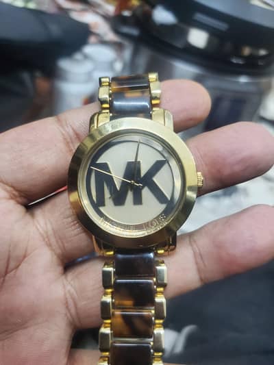 MICHAL KORS  DAY ONLY  CALL please