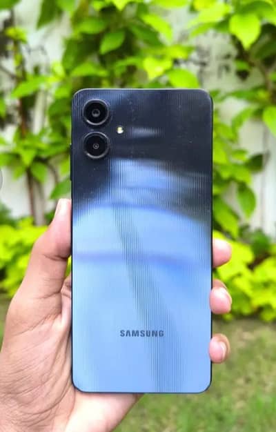 Samsung Mobile A06 look like full new warrenty abi janary ka pora mont