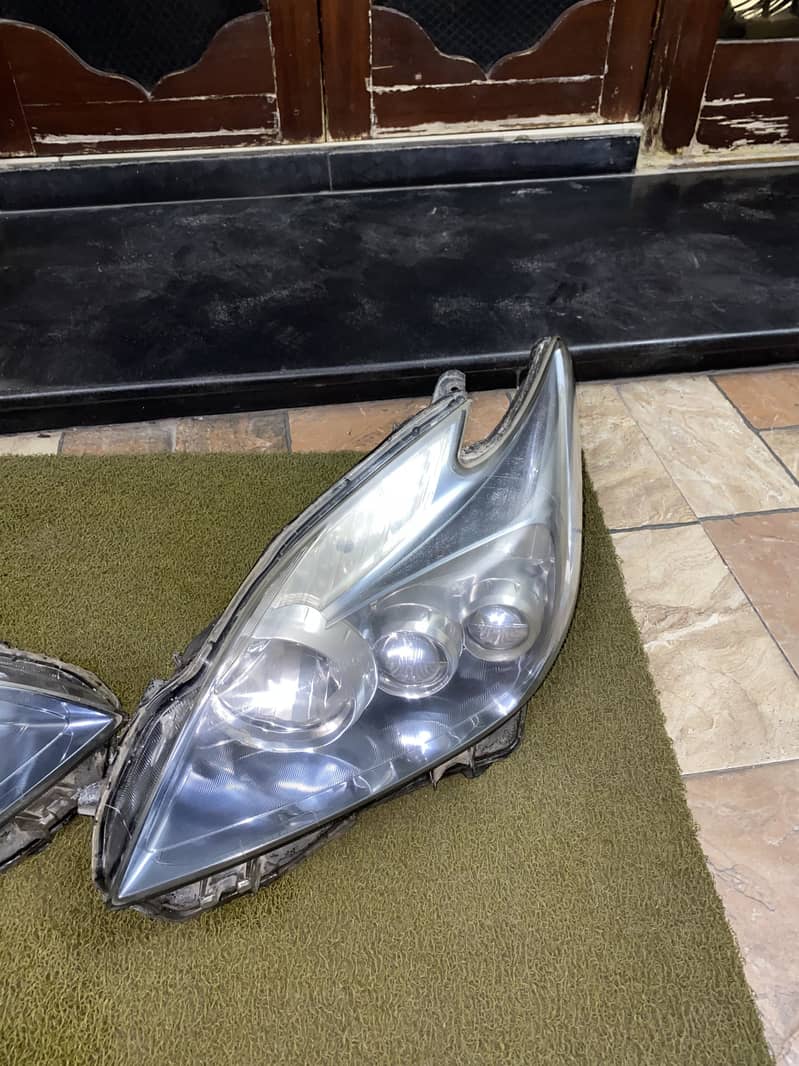 Prius Oem left side double ball light 1