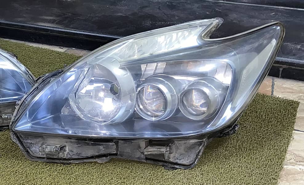 Prius Oem left side double ball light 3