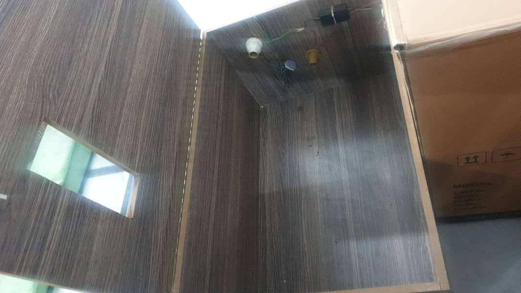 Brooder for Chicks/Hen 1