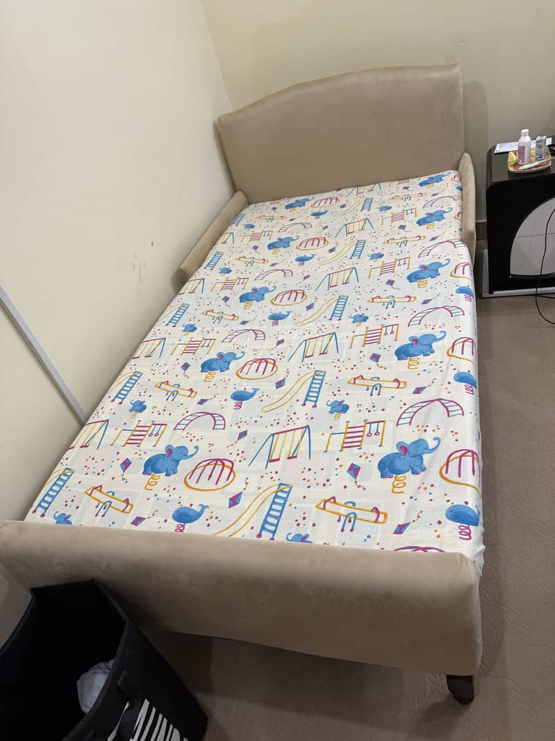 Single bed available 0