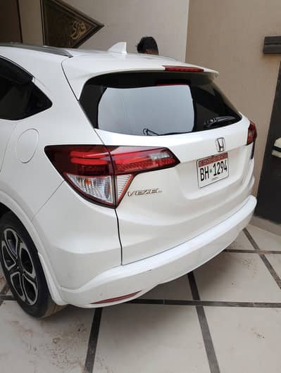 Honda vezel 2015/2019 full option bumper to bumper orignal first owner