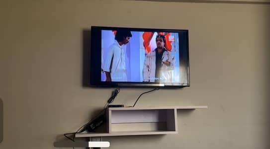 32” LED TV excellent condition 10/10