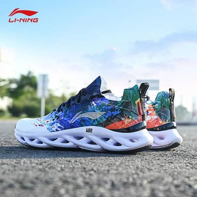 original LI-NING brand shoes primuim condition 10 by 10 size 43/44