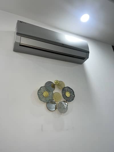 Floral mirror wall decor