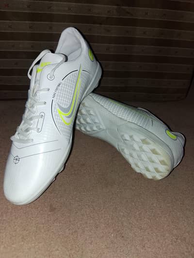 Pre-Loved Football Nike Grippers in Excellent Condition
