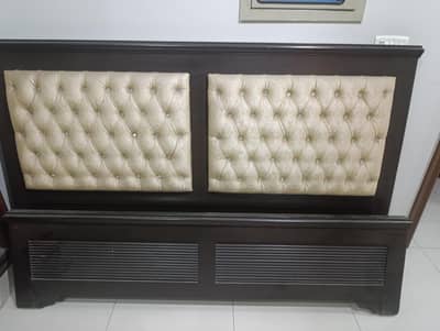 Bed Queen size