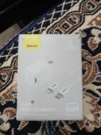 BASEUS 20W gan 5 chatger for iphone