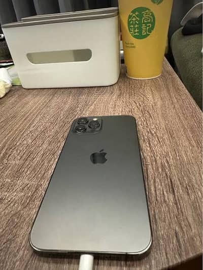 iphone 12 pro max 85% bttry water pack Factory Unlock !