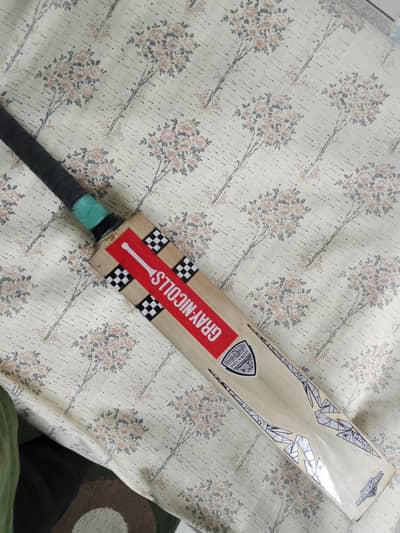 hard ball premium English willow cricket bat with beautiful grains