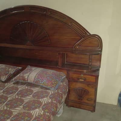 bed, dressing & showcase Almirah