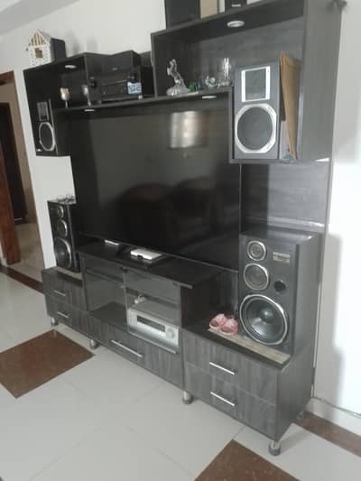 HIGH QUALITY MEDIA WALL