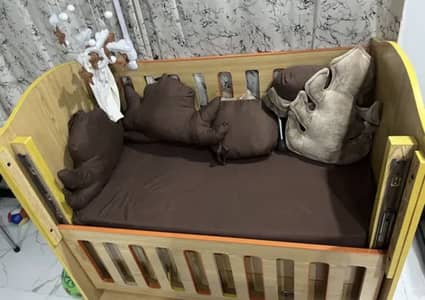 Baby cot with mattress