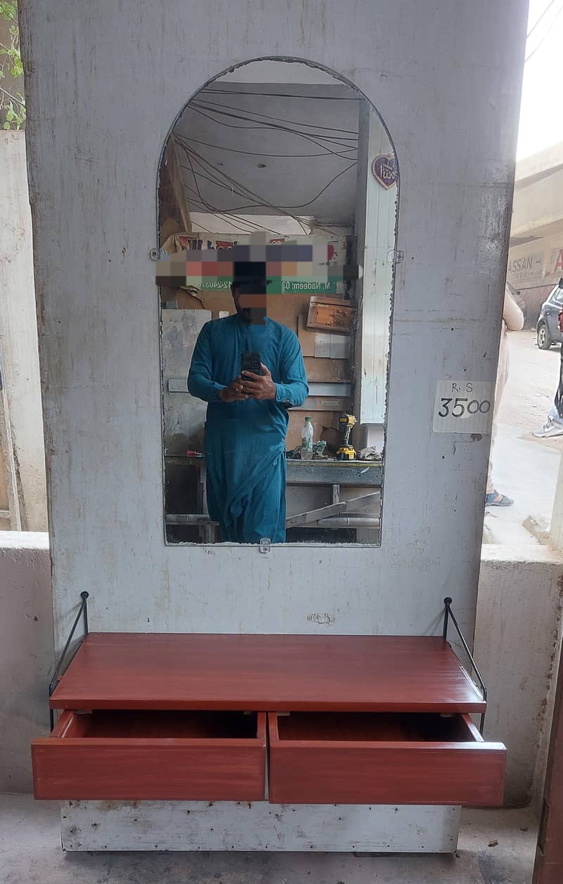 Dressing table 0