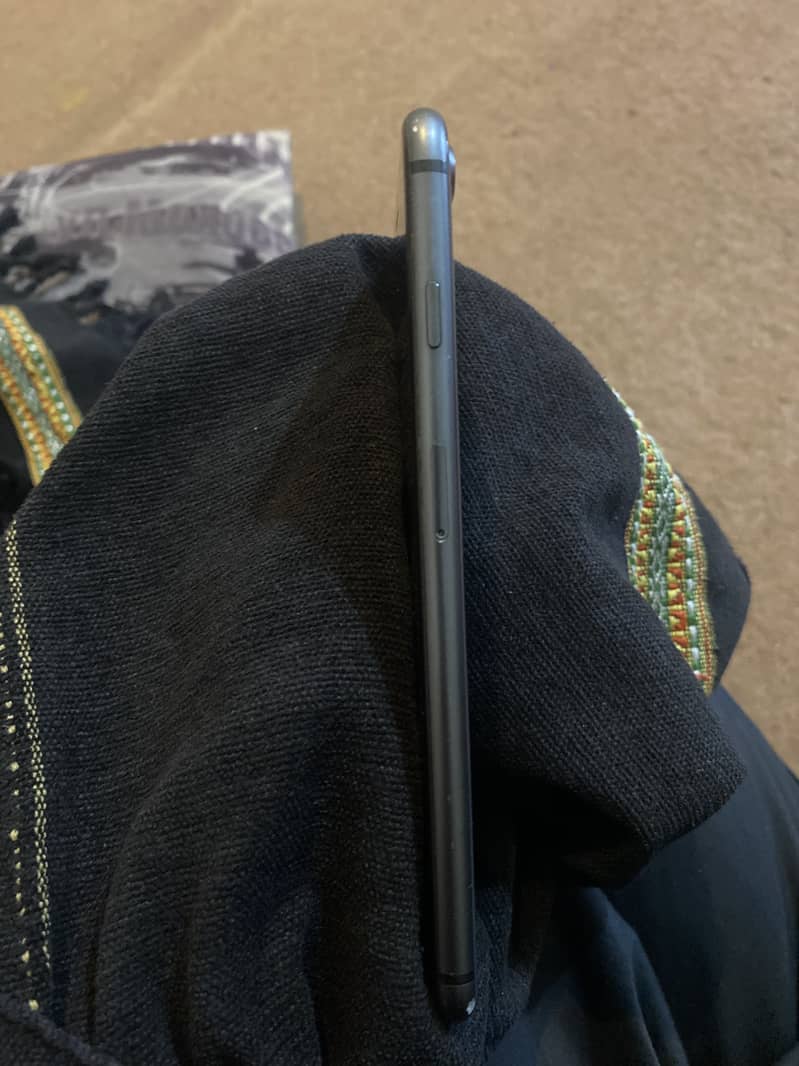 Apple iPhone 8 Plus 1