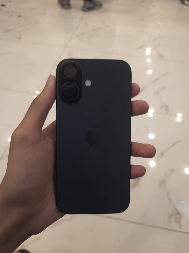 iPhone 16 0