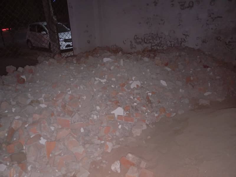 Cemented wall crushed material 1