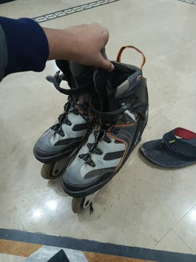 Like new skating shoes for adults. If you want video then message. .