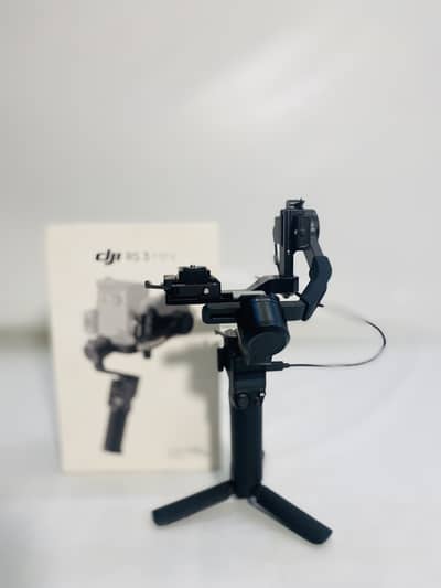 DJI RS3 MINI 10/10 RS3 MINI GIMBAL WITH BOX URGENT SALE