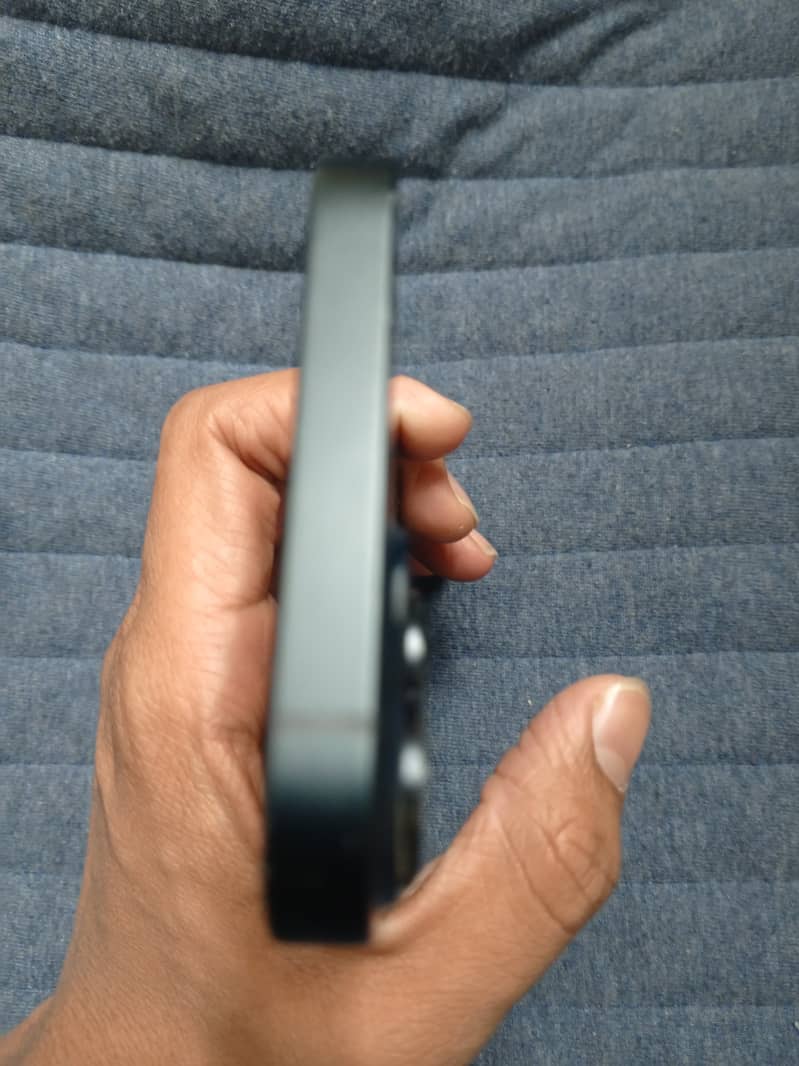 iPhone 14 3