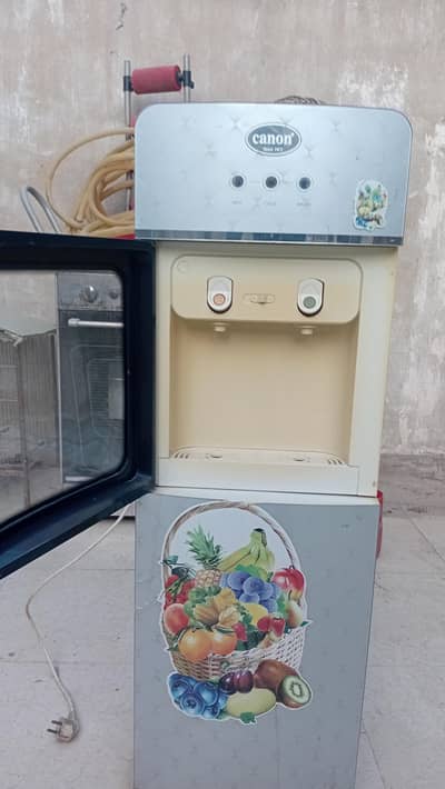 water dispenser with refrigerator