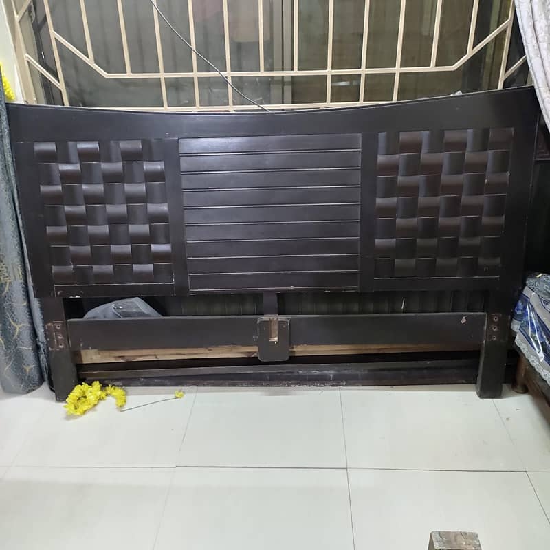 complete bed set (bed, side tables, dressing table) 1