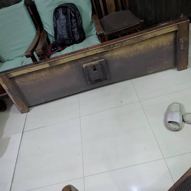 complete bed set (bed, side tables, dressing table) 5