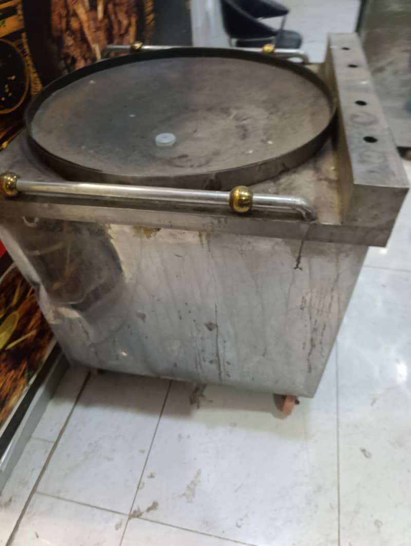 گلشن معمار میں ریسٹورنٹ کا مکمل سامان نیو کنڈیشن   سیل کیلئے دستیاب ہے 0