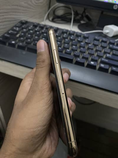 Iphone 11 pro urgent sale