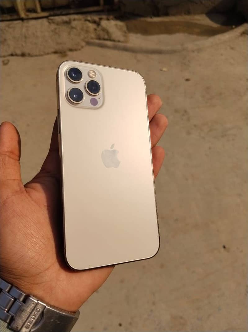 IPHONE 12 PRO 4