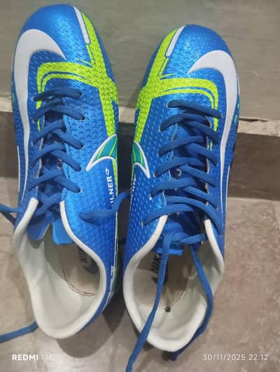 Football shoes