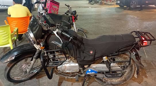 Suzuki GS 150 2012