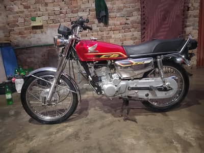Honda cg 125s special edition  22/23 model h