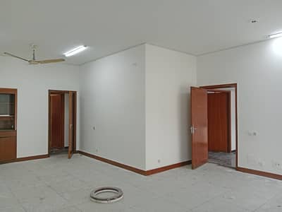 4200 S/ft Commercial Space Available For Rent