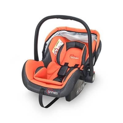 Tinnies baby cot and car seat 2 in 1