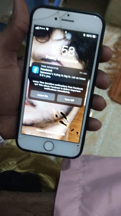 I phone 7 pata approve 32gb