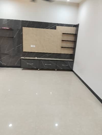 7 MARLA BRAND NEW UPPER PORTION FOR RENT IN JINNAH GARDEN