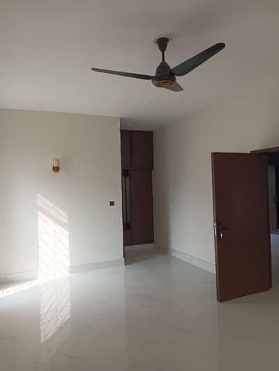 Superdown 8 Marla Single Storey House 2 Bedrooms For Rent