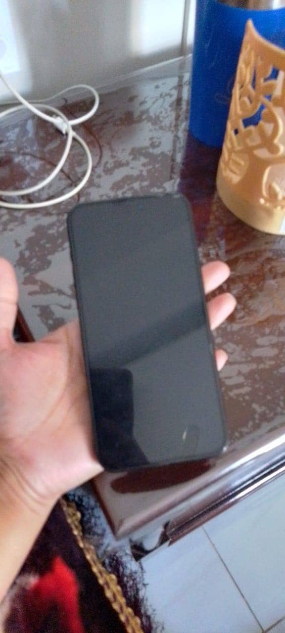 iPhone 0