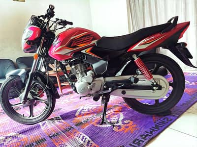 Honda CB 125F 2024