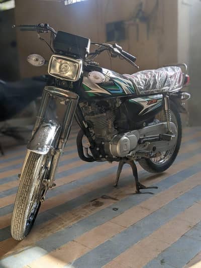 honda cg 125 2023 karachi number (urgent sale)