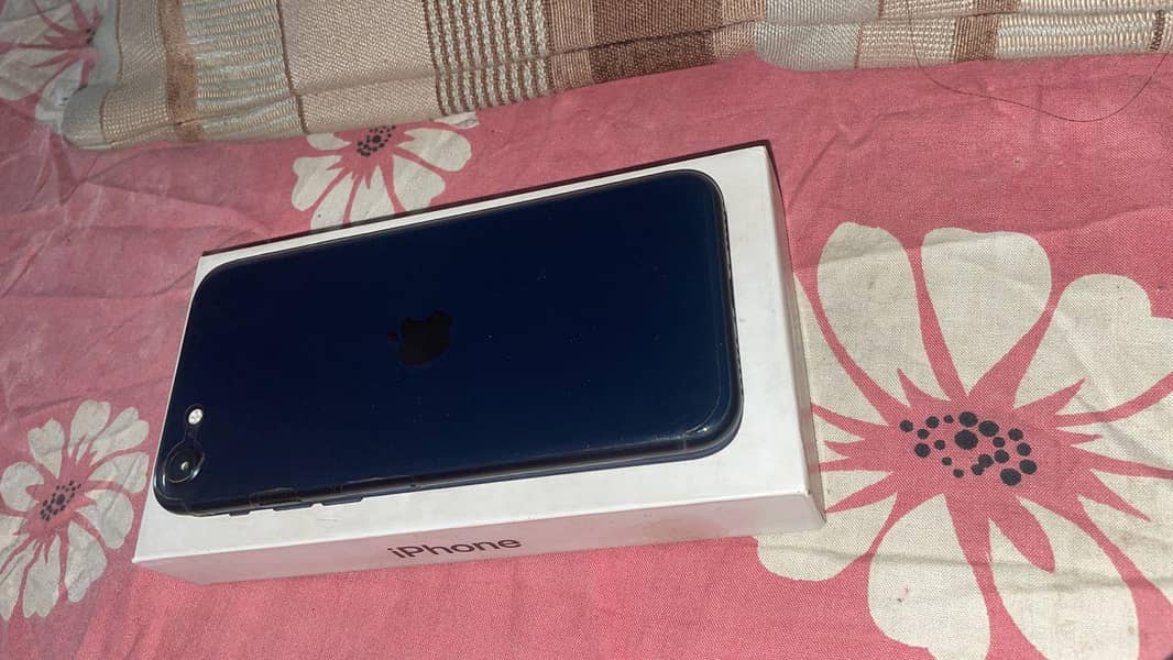 Iphone se2022 3rd generation 0