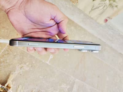 I phone xr convert in I phone 15 pro just back broken