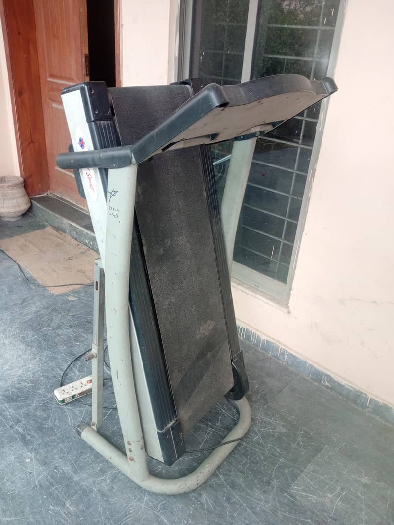 treadmill good condition 1