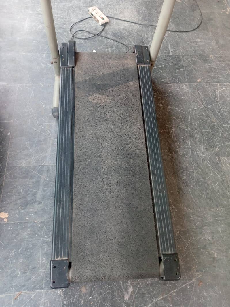 treadmill good condition 3