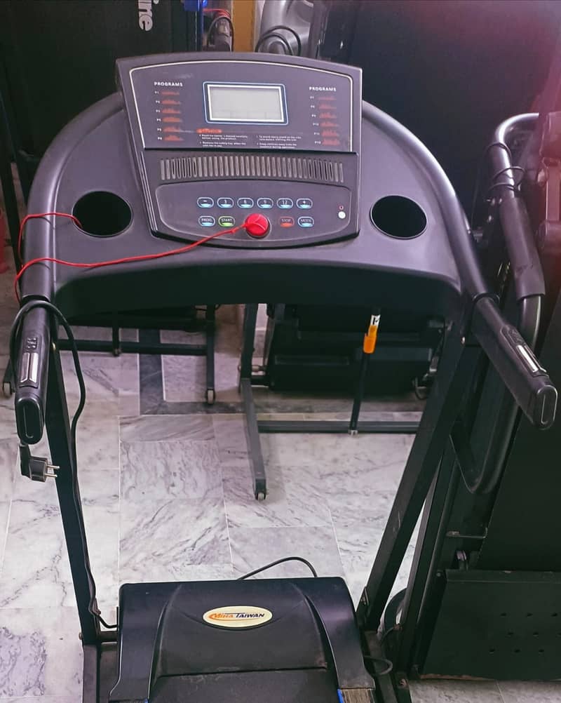 Treadmill Spin Bike Elliptical Stepper Rowing Machine Cycle Bench - Gym ...