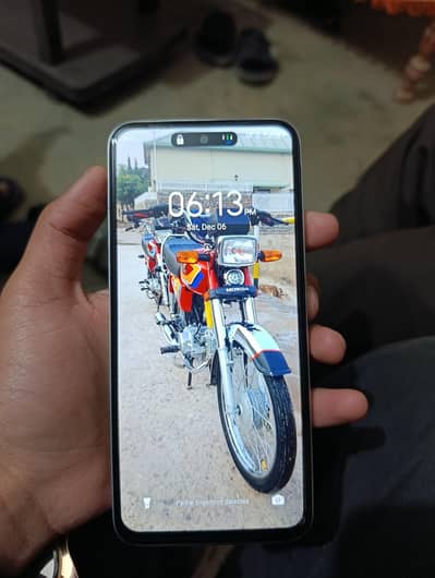 tecno spark go 1 (6/128) with box+charger